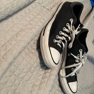 Black low top converse